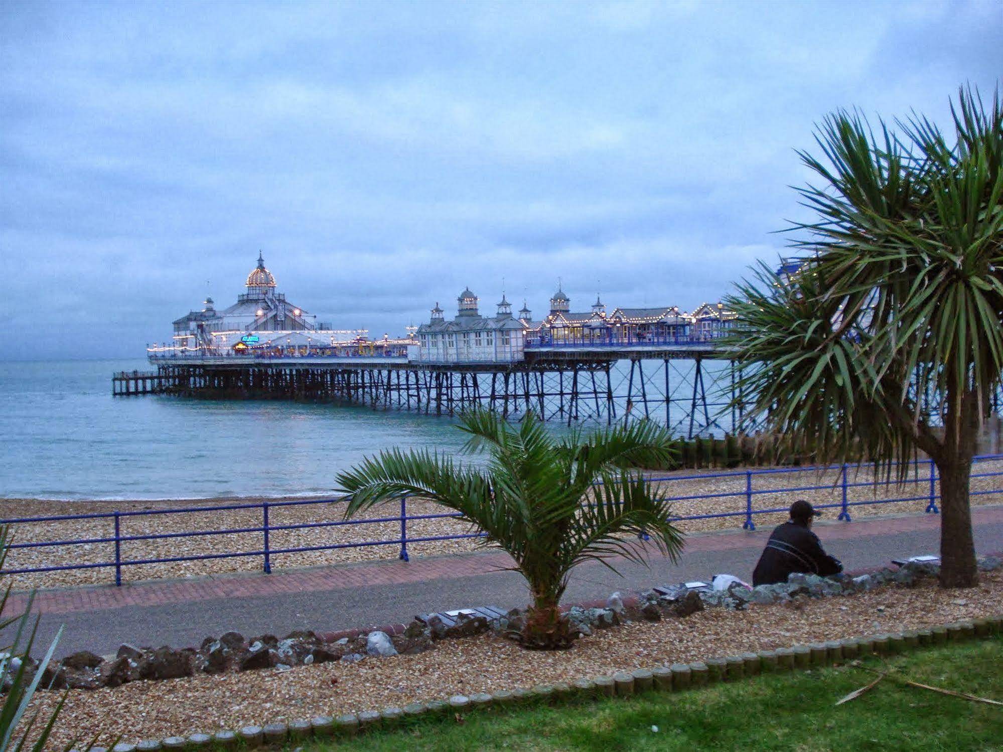 Eastbourne Riviera Hotel Exterior foto